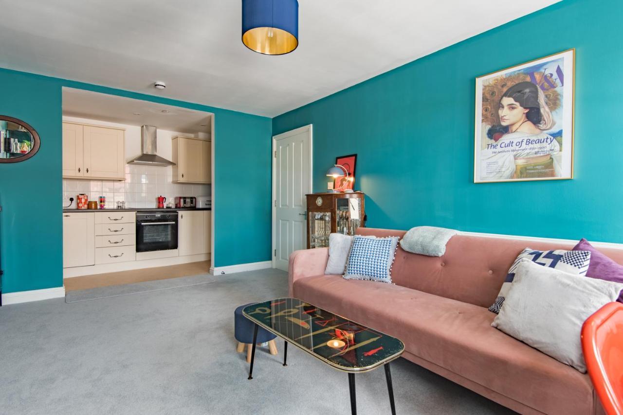 Blackhorse Loft - Spacious Apartment By The Sea Deal Extérieur photo